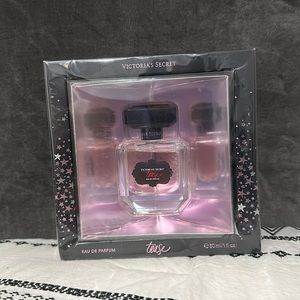 Victoria secret tease eau de parfume. NWT.